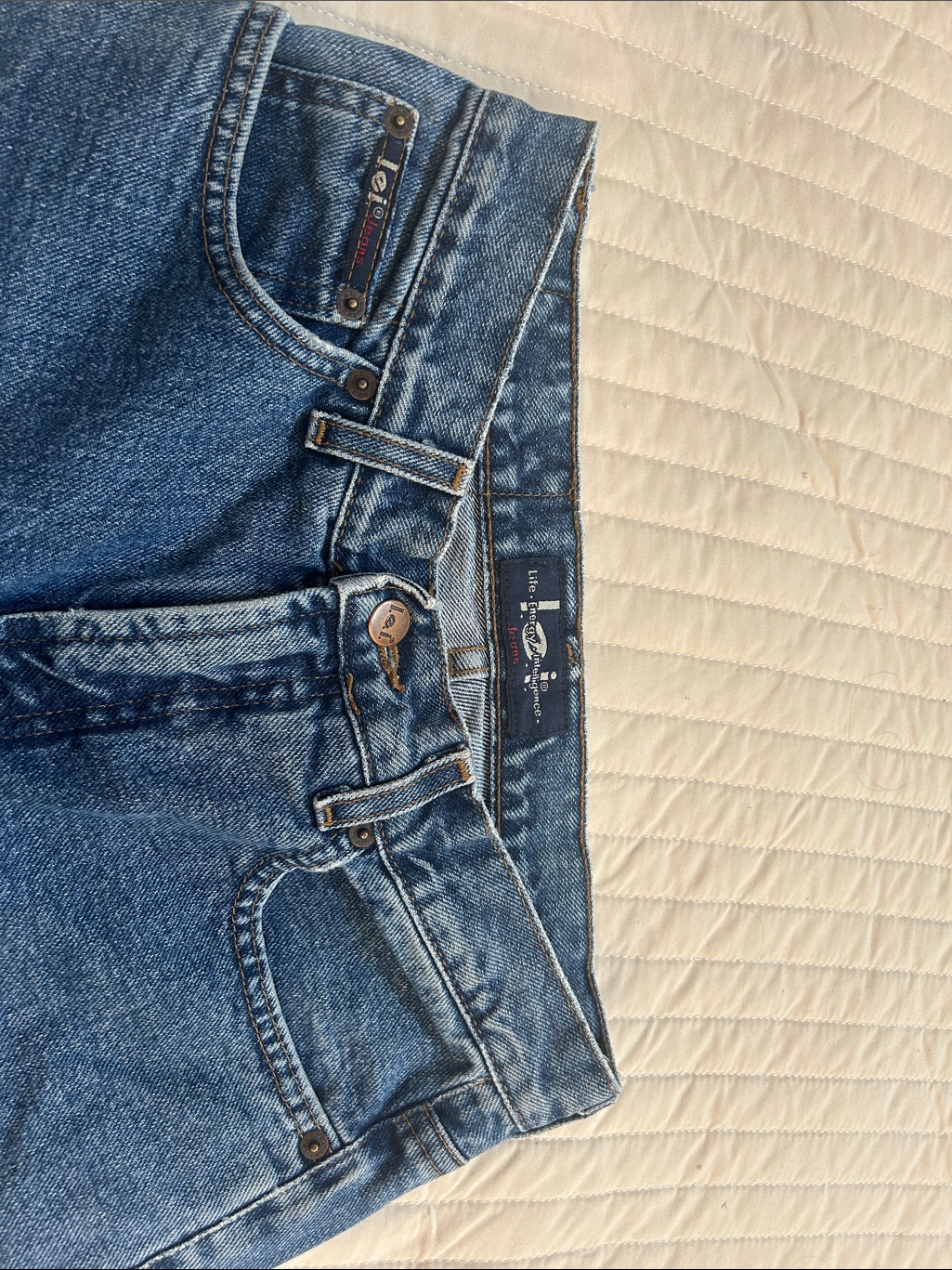 Lei Y2k Bootcut/Flare Medium Wash Denim. Size 7 Juniors Euc — image 3 of 8